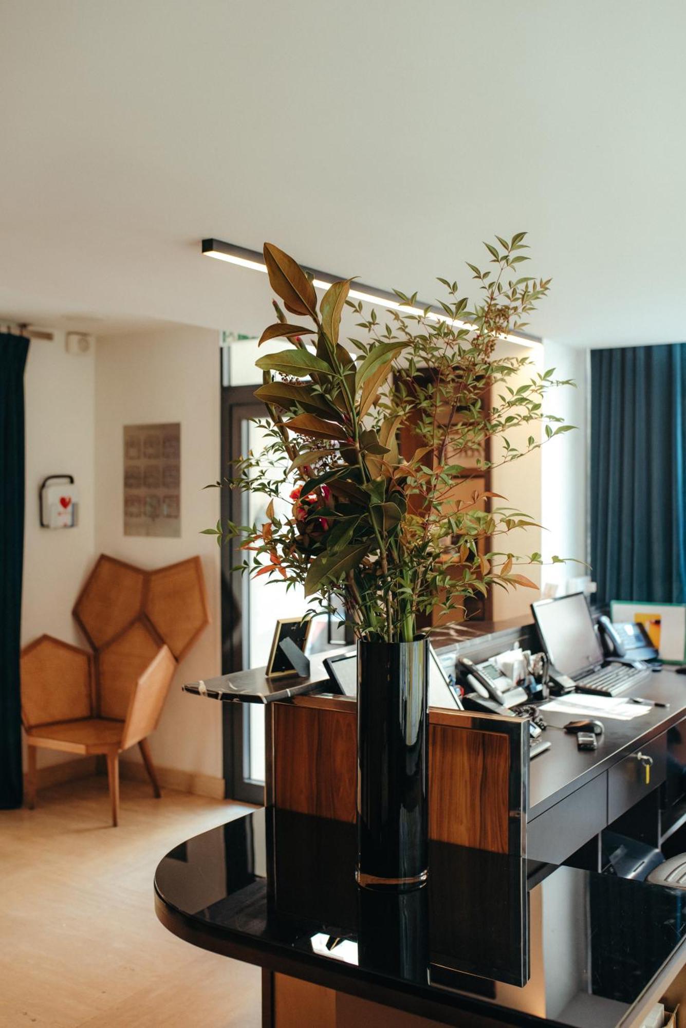 Hotel Eiffel Blomet Paris Bagian luar foto